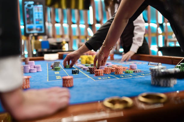 Live-dealer Baccarat table on mobile device with ohtogel heylink interface