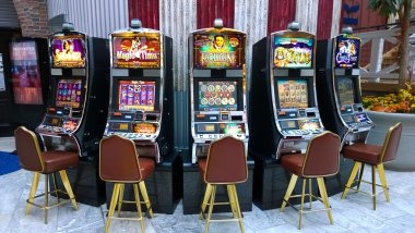 Sugar Rush slot screen on mobile